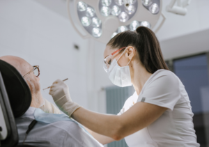 Keramikimplantat (2)