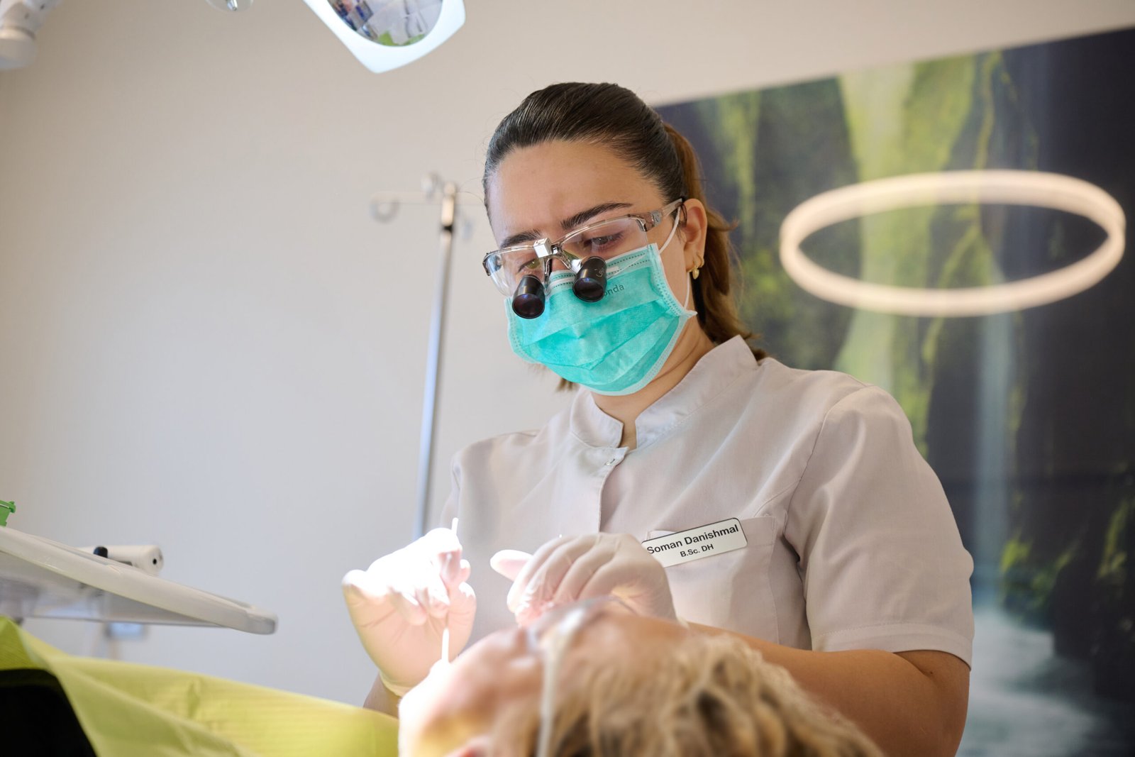 Keramikkronen auf Keramikimplantaten